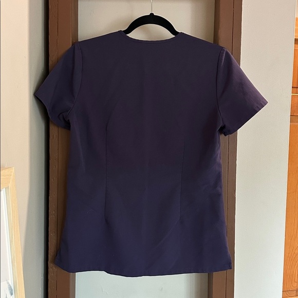 Figs Caterina One Pocket Scrub Top - Picture 4 of 4
